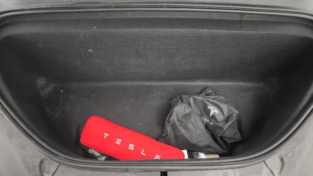 Tesla Model X view 15