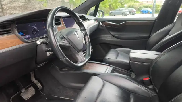 Tesla Model X view 8