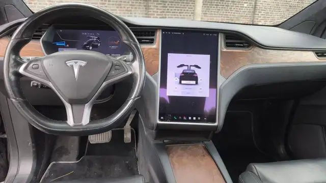 Tesla Model X view 11