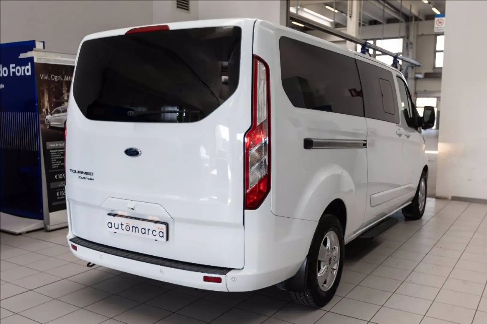 Ford Tourneo Custom 310 2.0 tdci 170cv Titanium L2H1 auto E6 Bianco - 2