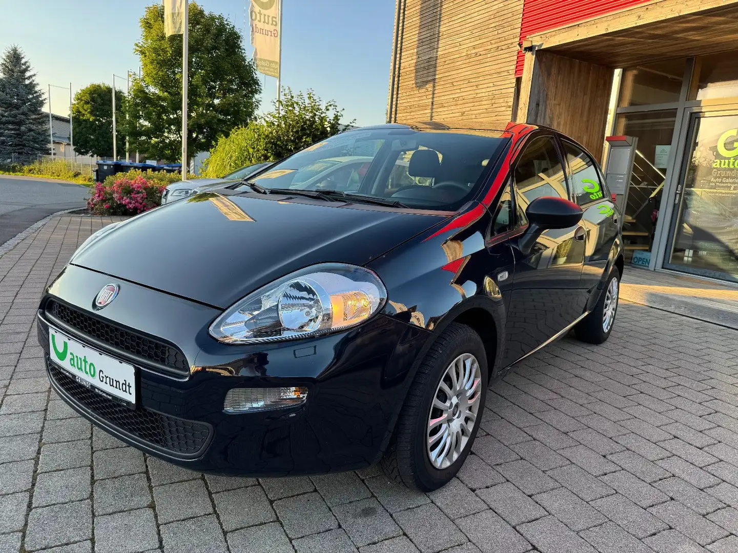 Fiat Punto Klima 1. Hand nur 28.000 km - 1