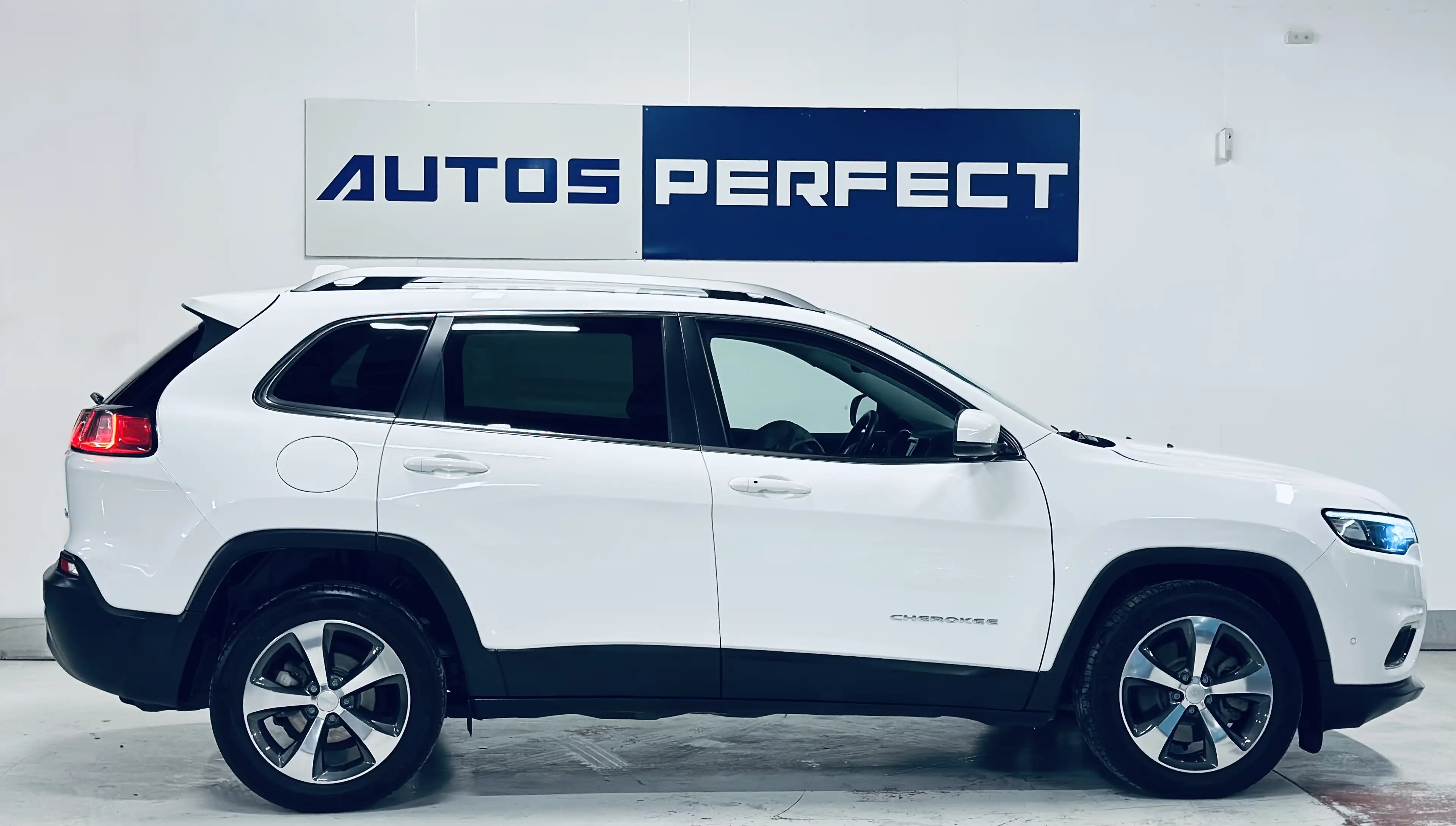 Jeep Cherokee 2.2 2WD BOITE AUTO PALETTE Limited CAMERA PDC JA18 — photo 3