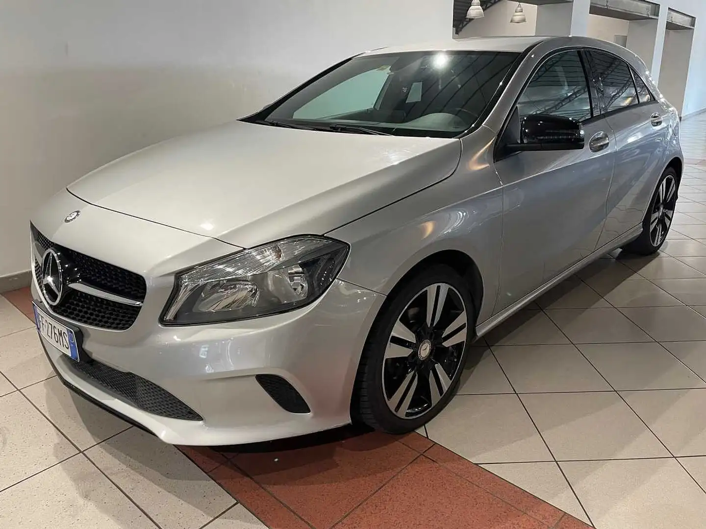 Mercedes-Benz A 180 Classe A A 180 d Automatic Sport Zilver - 1