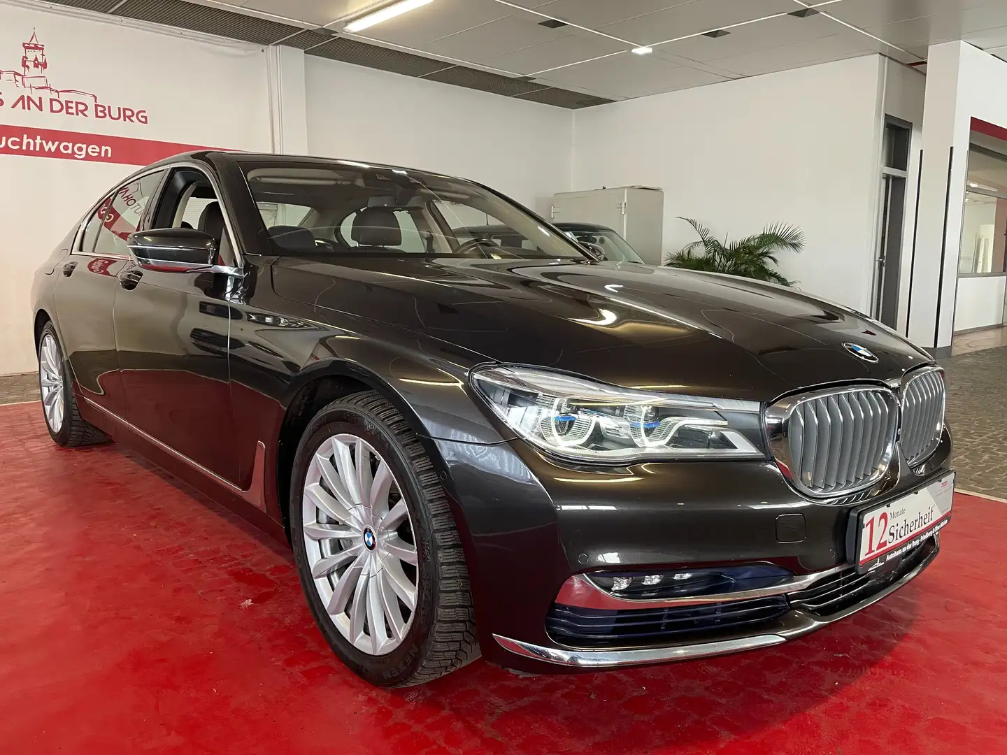 BMW 750 750 d xDrive Bruin - 1