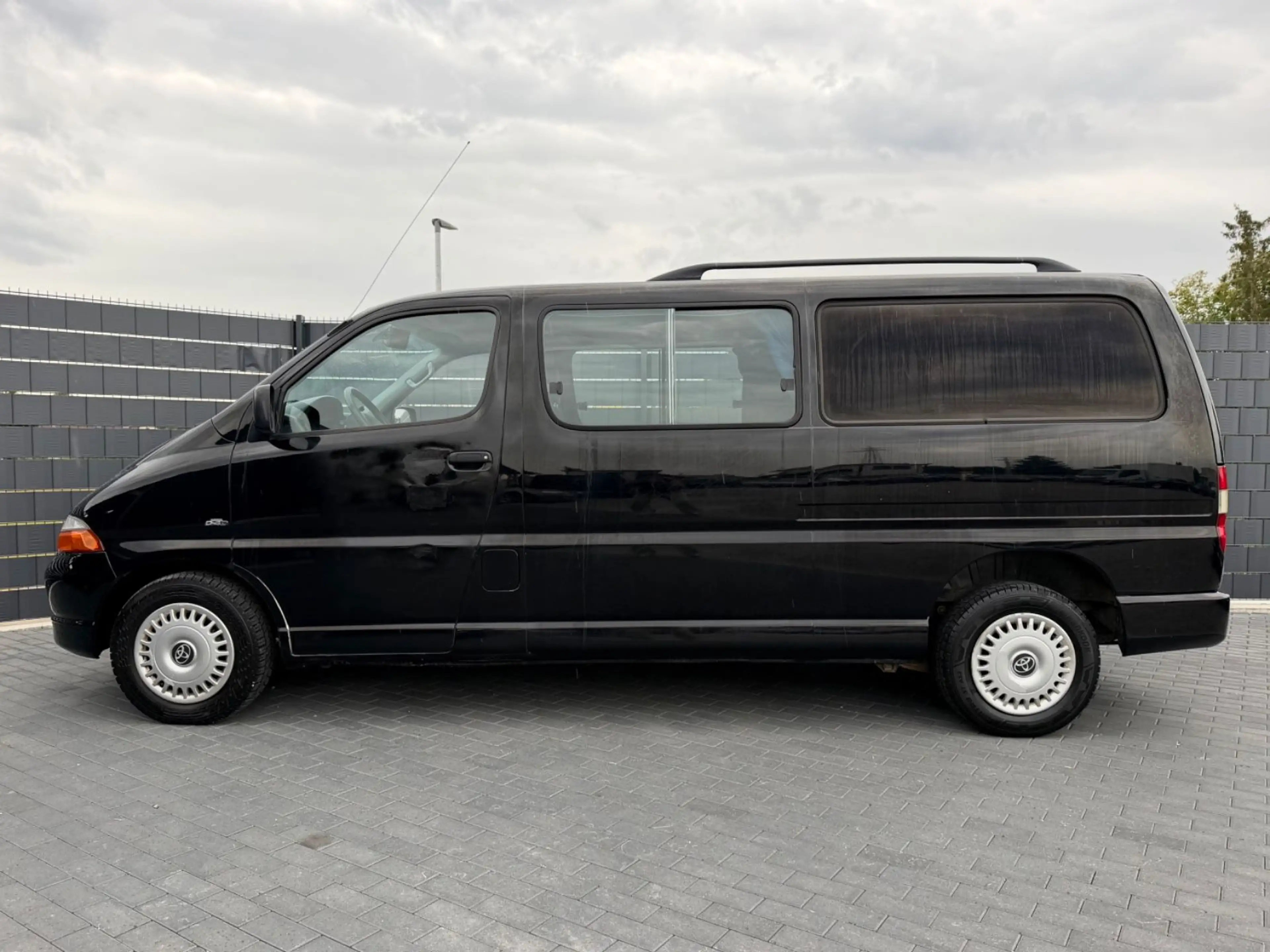 Toyota Hiace 2.5 D*AUTOMATIK*KLIMA*STANDHEIZUNG*AHK* — photo 8