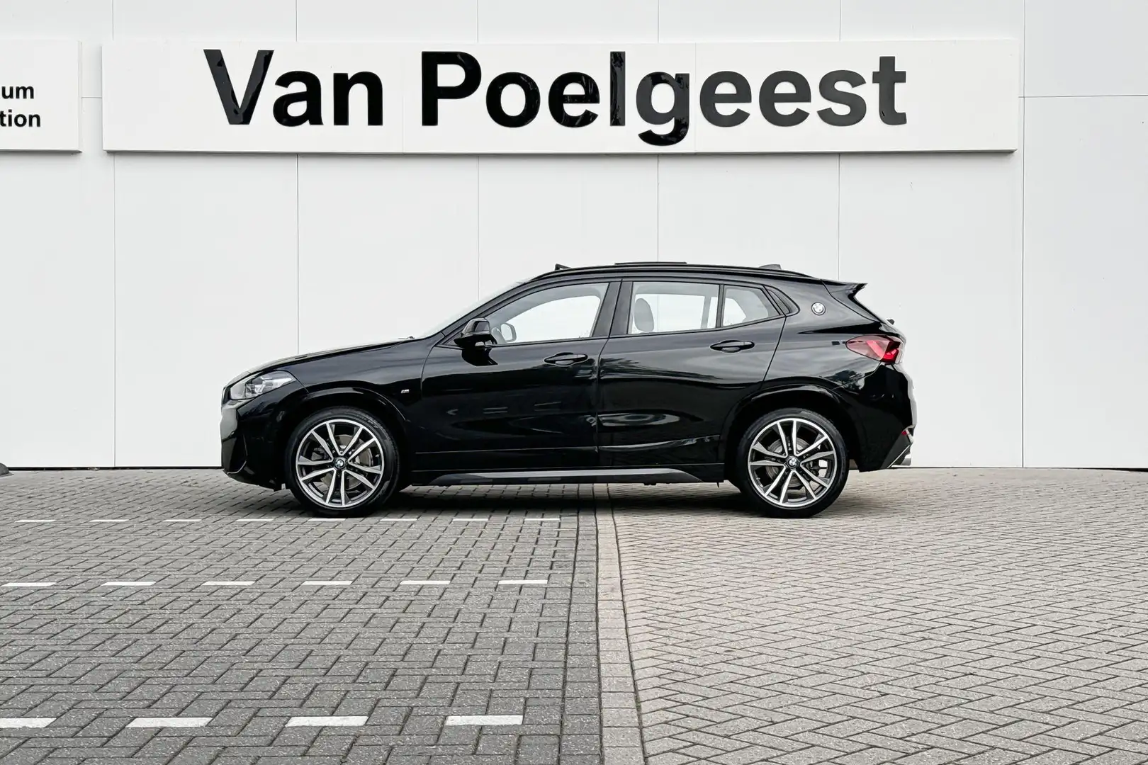 BMW X2 sDrive20i |High Executive | M Sport | Trekhaak Noir - 2