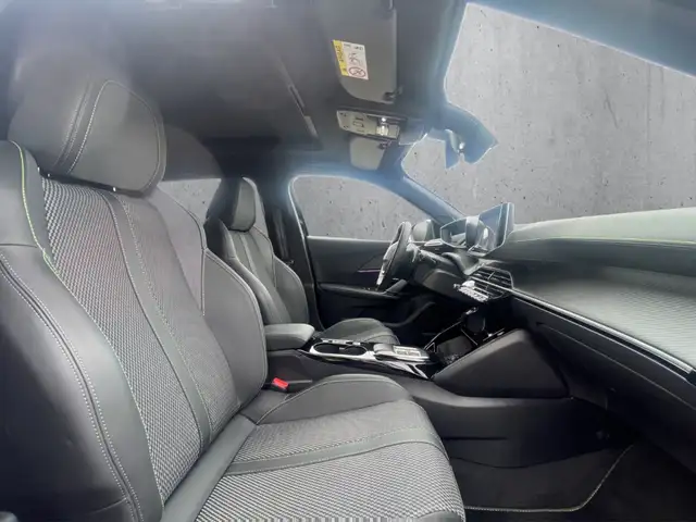 Peugeot 2008 view 13