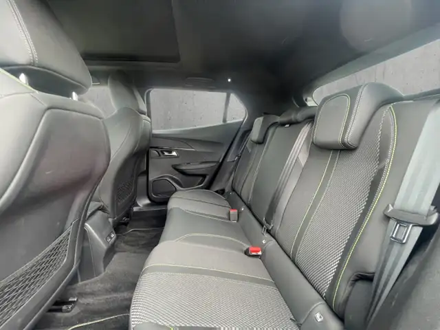 Peugeot 2008 view 8