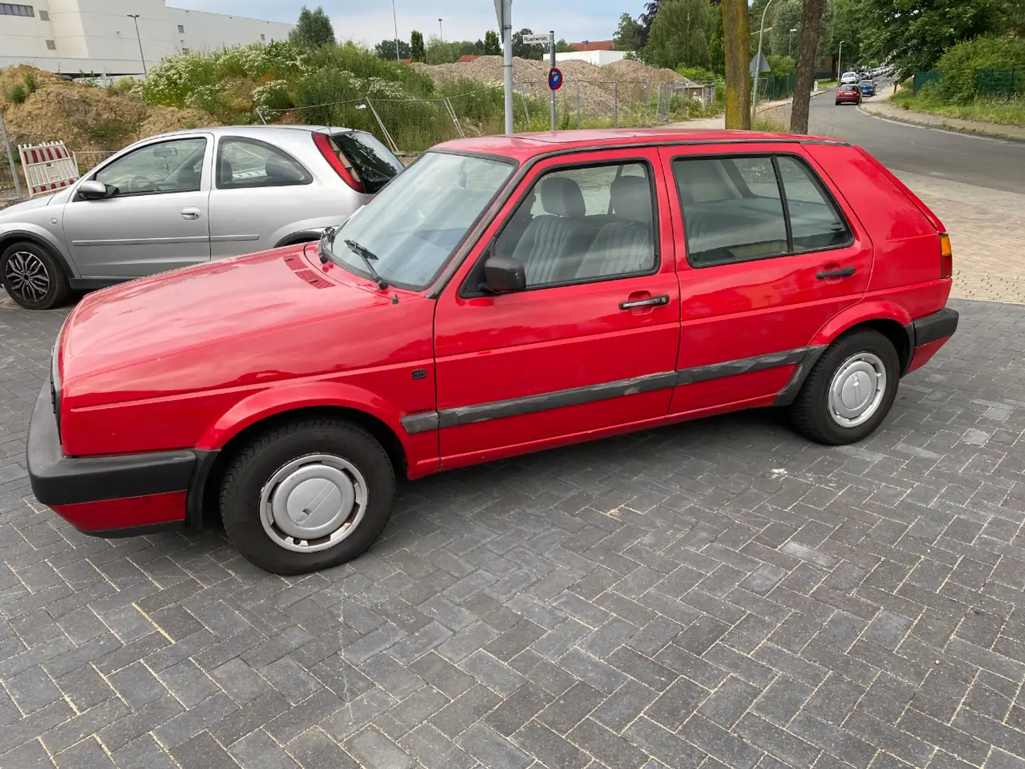 Volkswagen Golf GL Rouge - 1