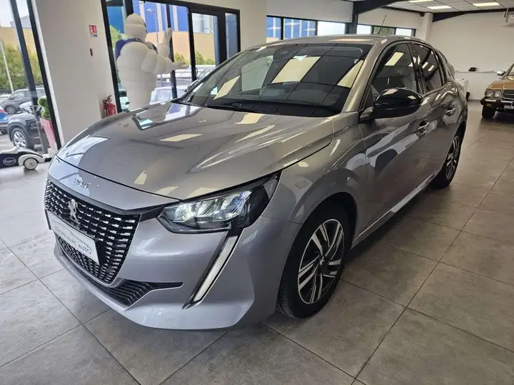 Peugeot 208 ESSENCE 100 ch EAT8 ALLURE %2B CAMERA