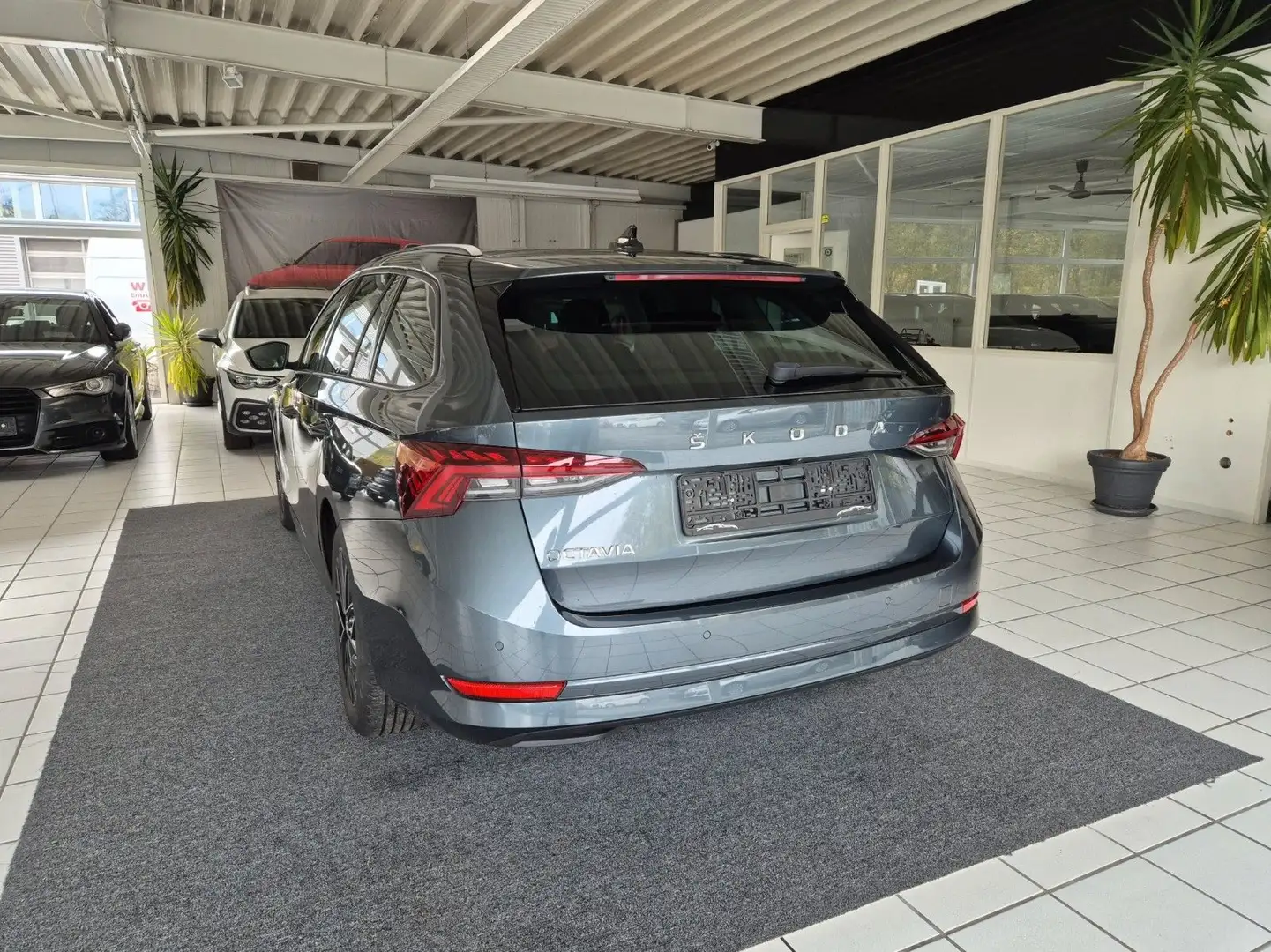 Skoda Octavia Combi Clever*COLUM*ACC*KESSY*RFK*VC*LED Grau - 2