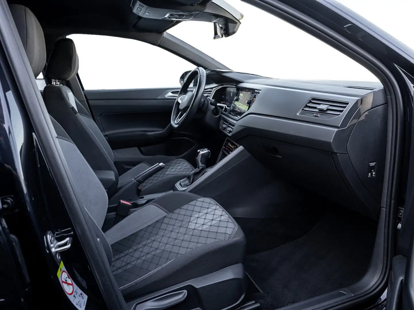 Volkswagen Taigo 1.0 TSI R-Line DSG KAM MATRIX NAVI KEYL Schwarz - 2