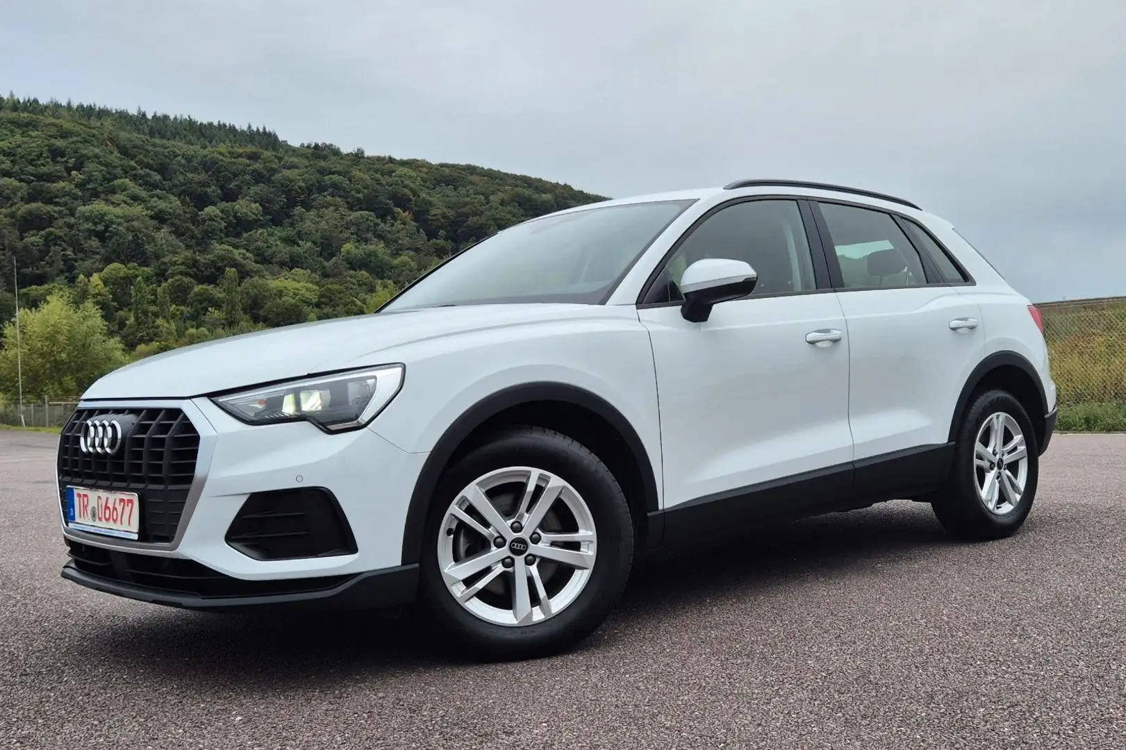 Audi Q3 35 TDI, S-Tronic, LED, Navi, 1.Hand. Weiß - 1