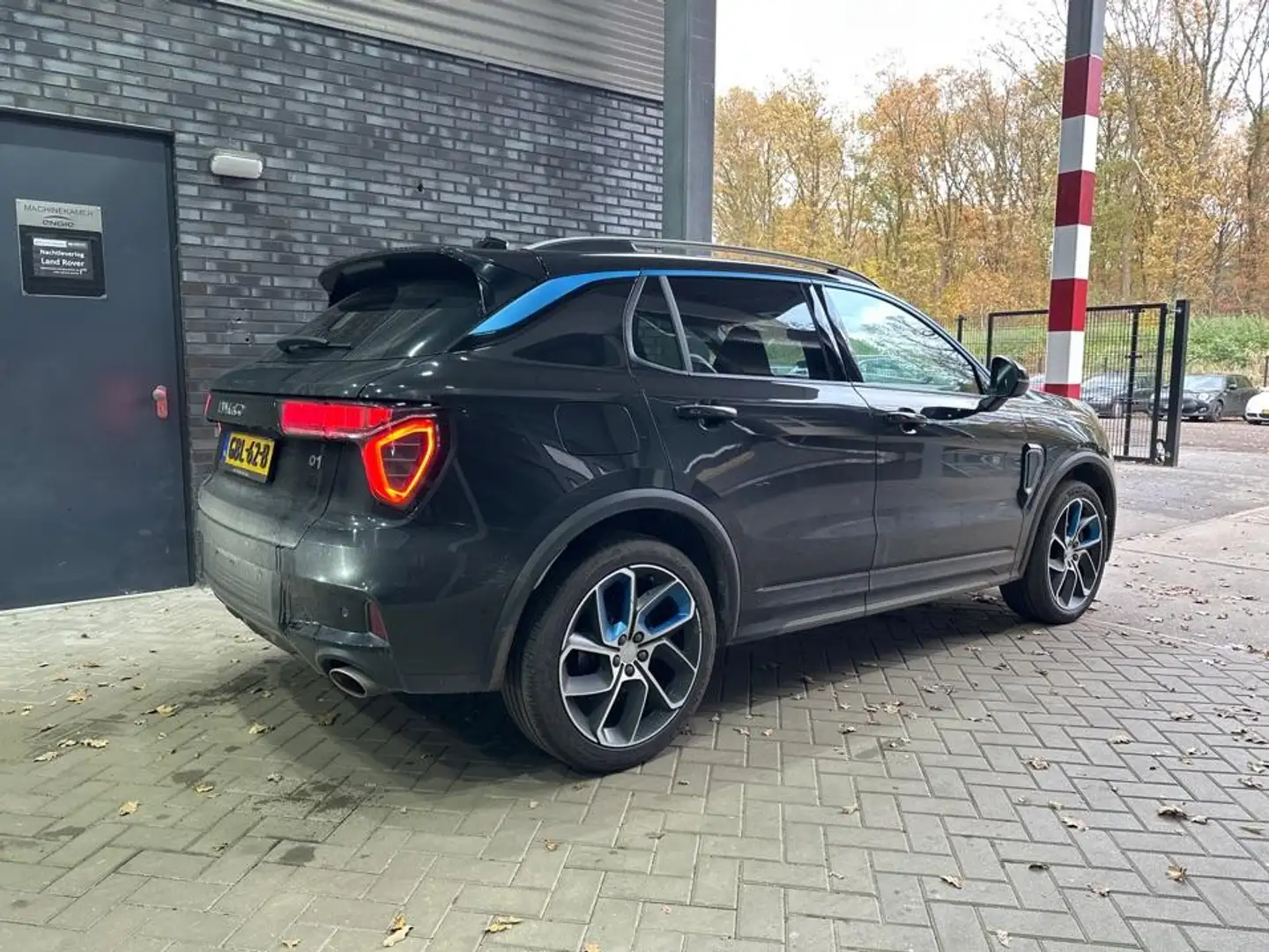 Lynk & Co 01 1.5 | MHEV | Panoramadak | 20 Inch | ACC | Camera Schwarz - 2