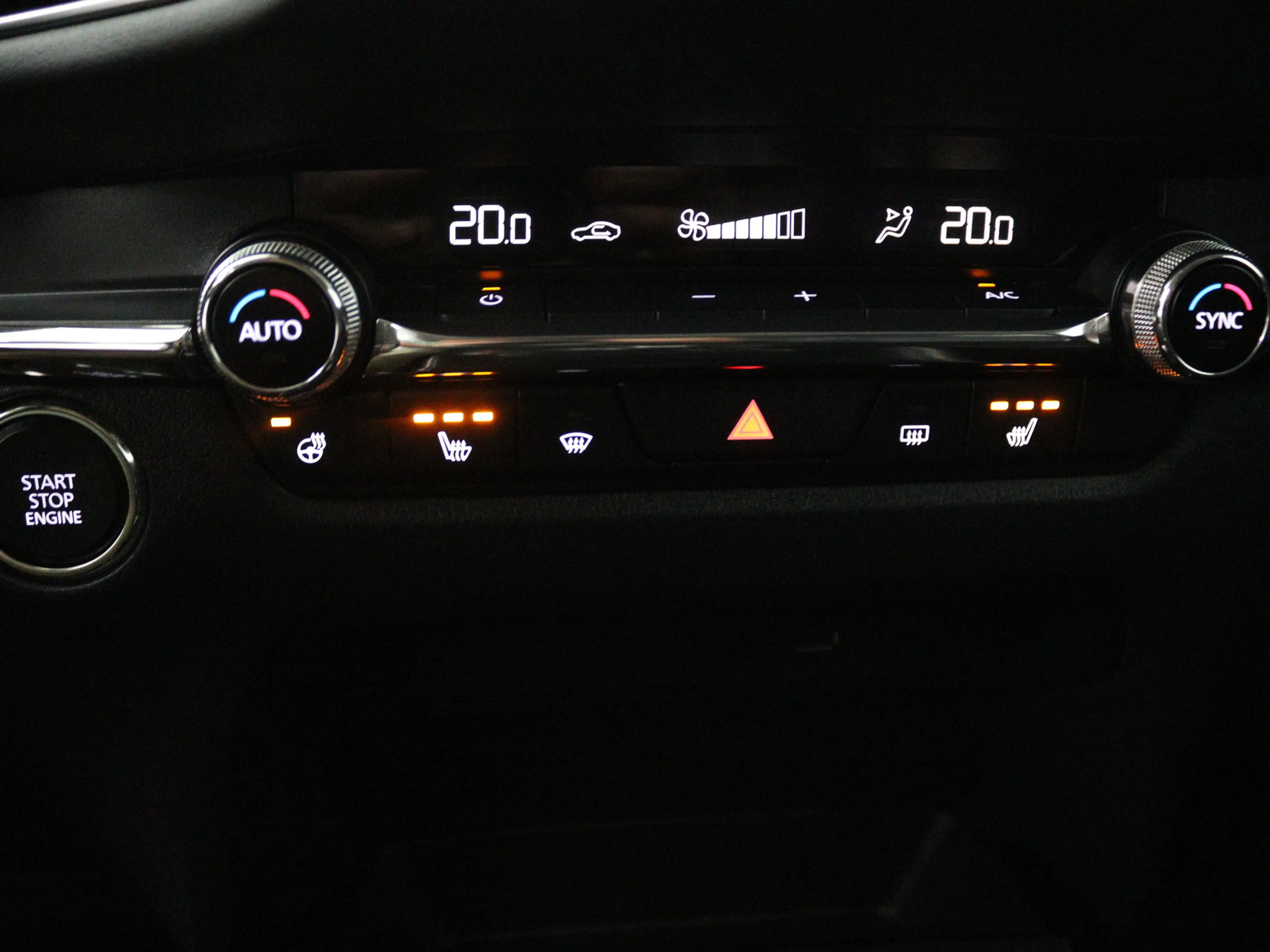 Mazda CX-30 2.0 e-SkyActiv-X M Hybrid Luxury | Trekhaak | Lede — photo 6