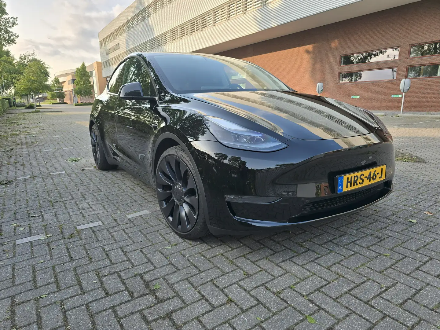 Tesla Model Y Model S PerformanceAWD 75kWh Zwart - 2