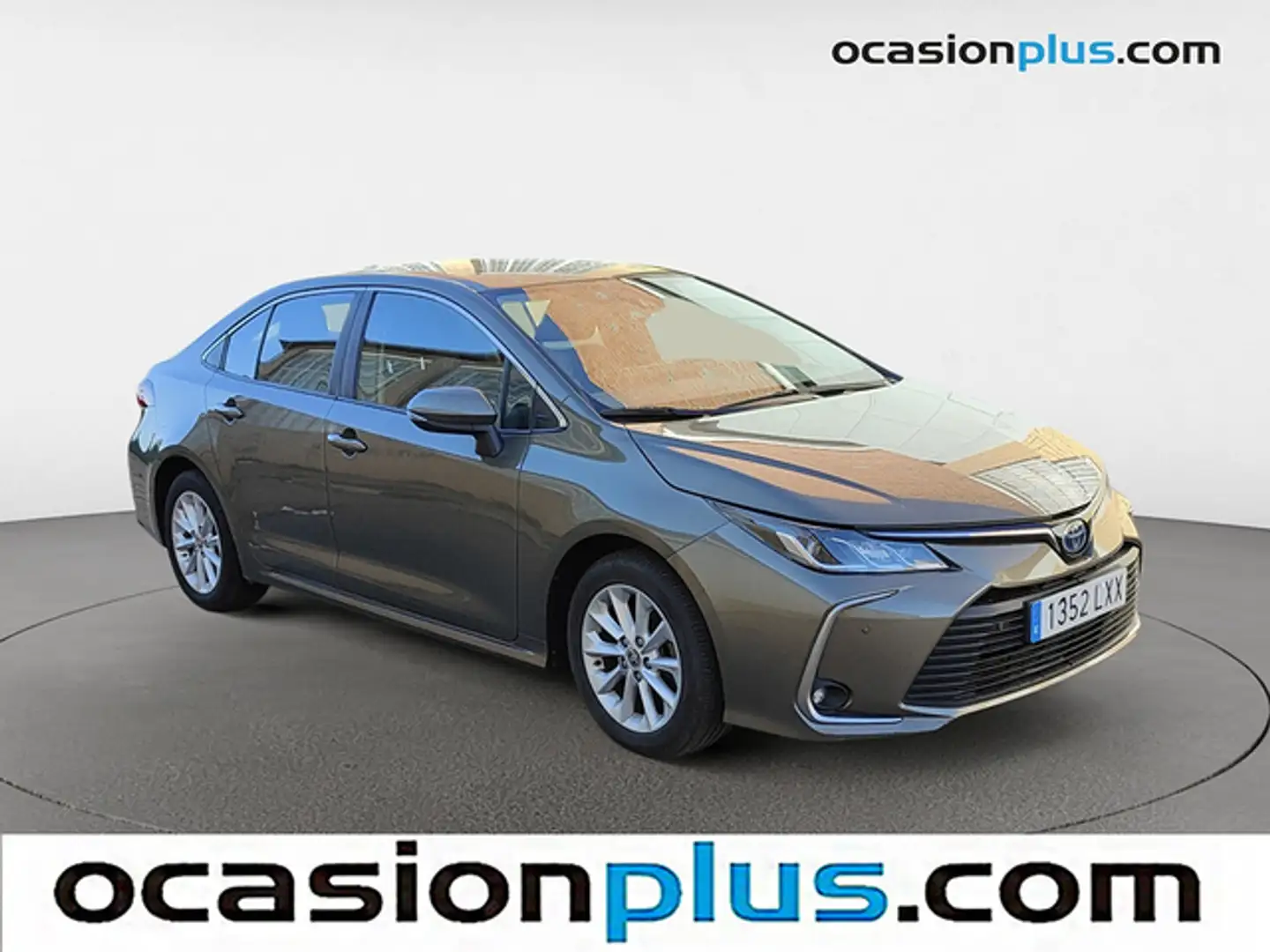 Toyota Corolla Sedán 125H Active Tech Marrón - 2