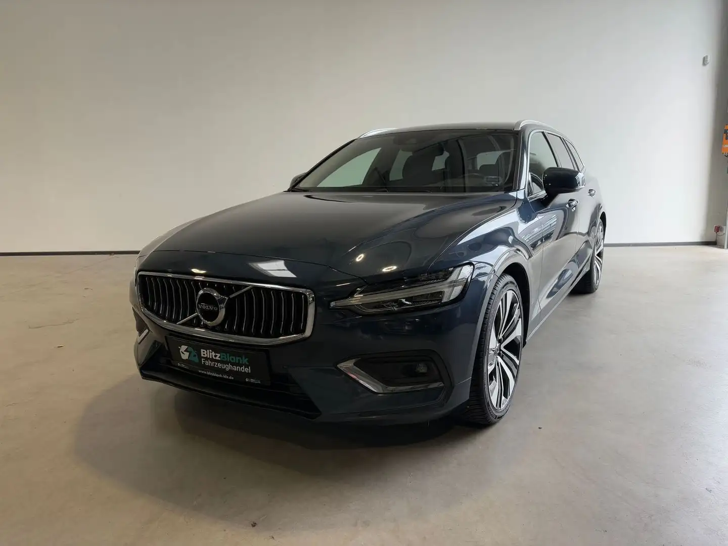 Volvo V60 Inscription AHK KAMERA ACC NAVI Bleu - 1