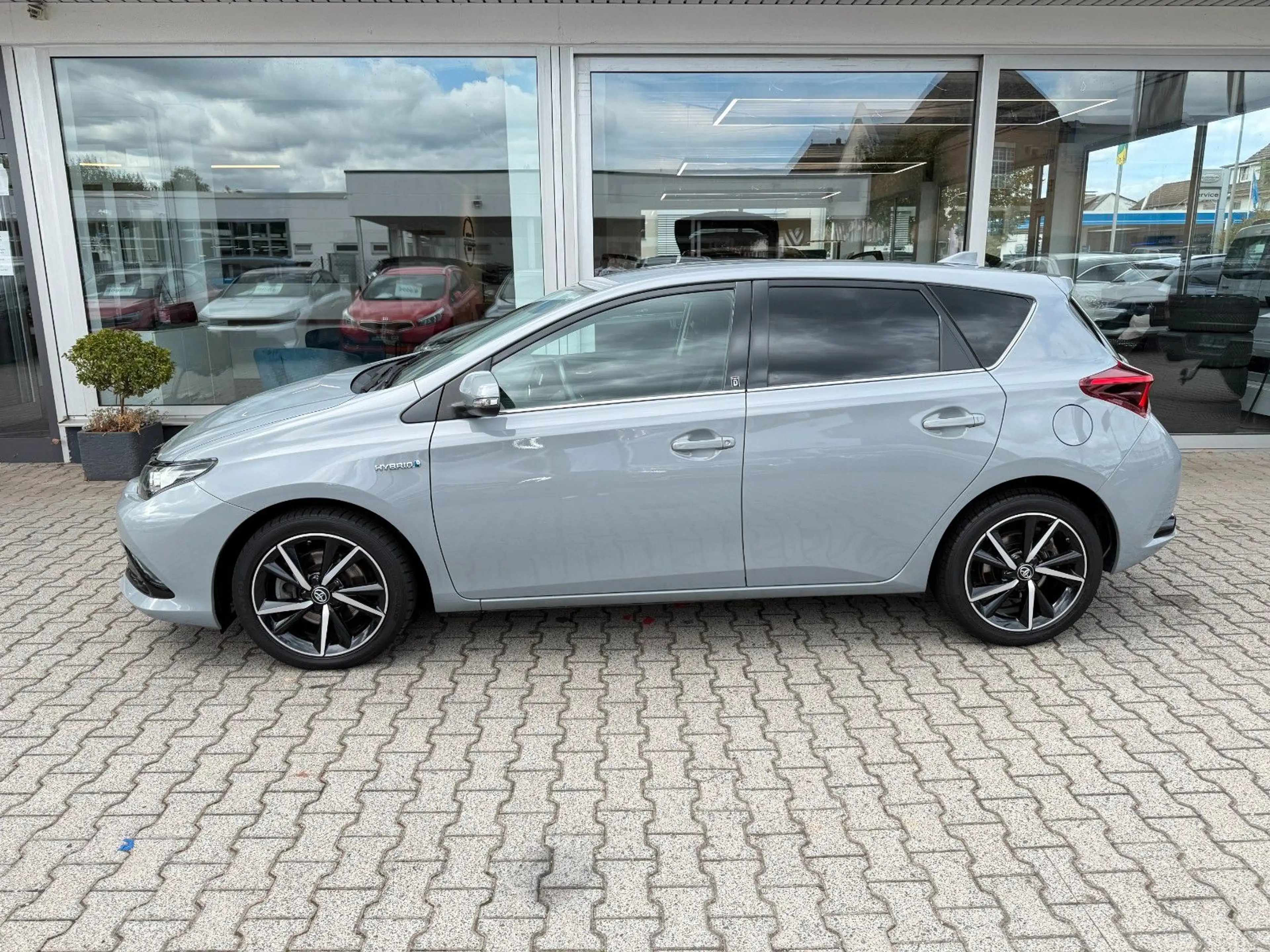 Toyota Auris Hybrid Team D *SITZH*KAMERA*SCHECKHEFT* — photo 2