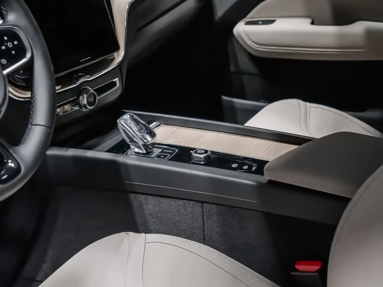 Volvo XC60 снимка Volvo XC60