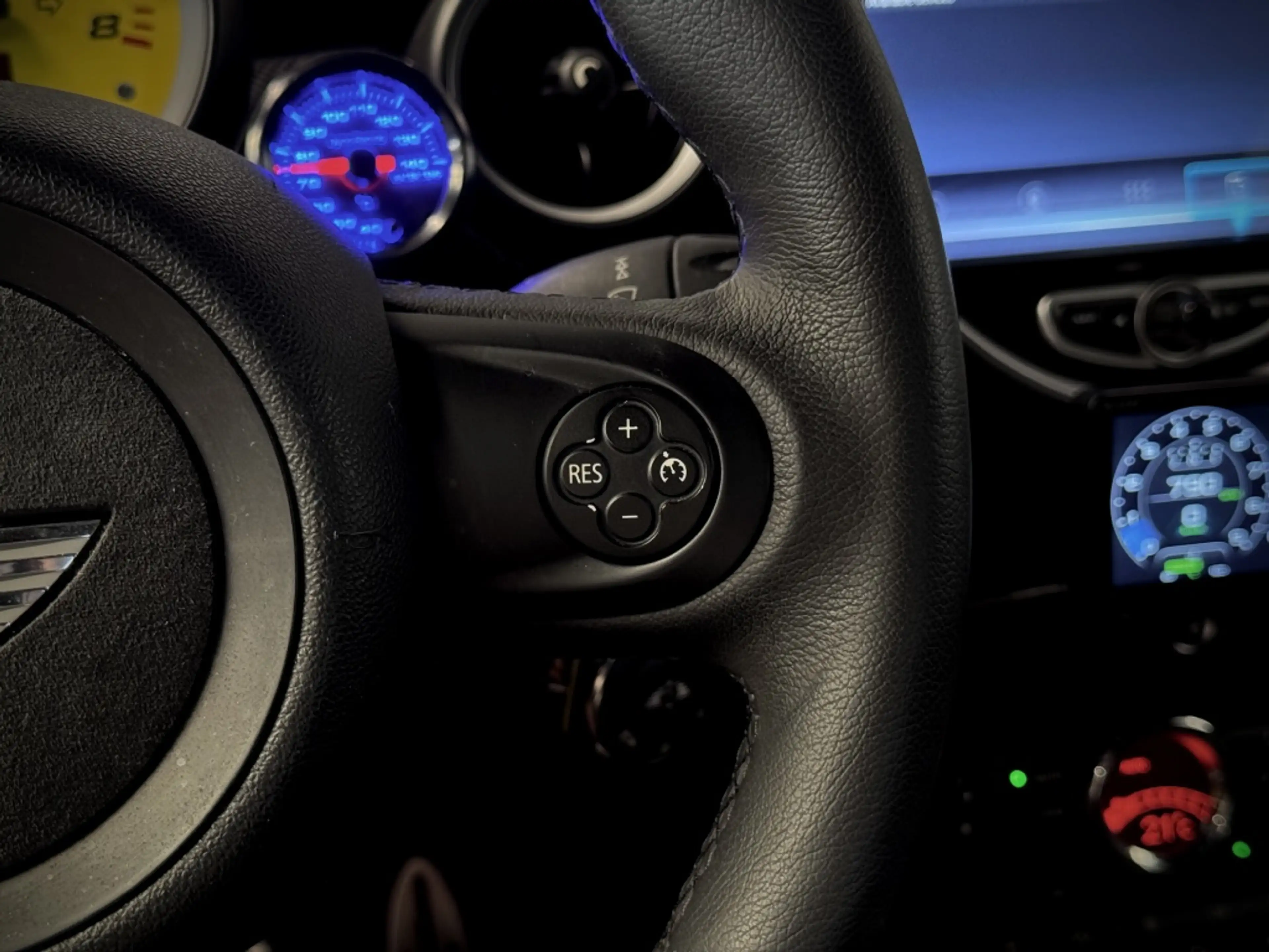 MINI Cooper S Coupe | Sport Button | 17 inch | Cruise Controle | Works — photo 19