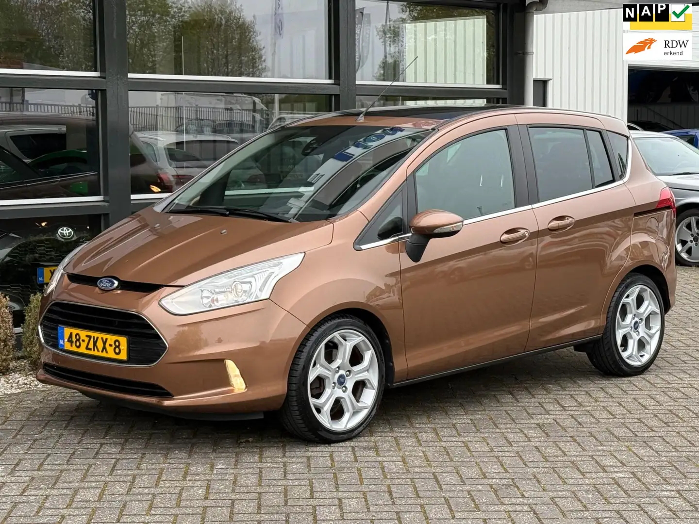 Ford B-Max 1.6 TI-VCT Titanium Airco Pano Rijklaar NAP APK !! Brun - 1