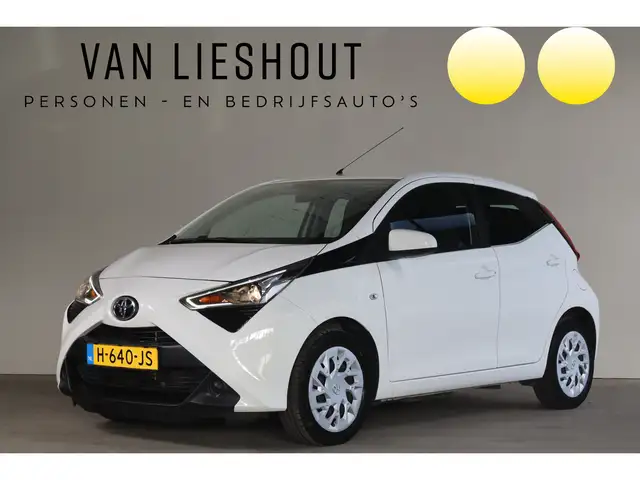 Toyota Aygo 1.0 VVT-i x-play - NL- Auto!! Camera I Airco I App