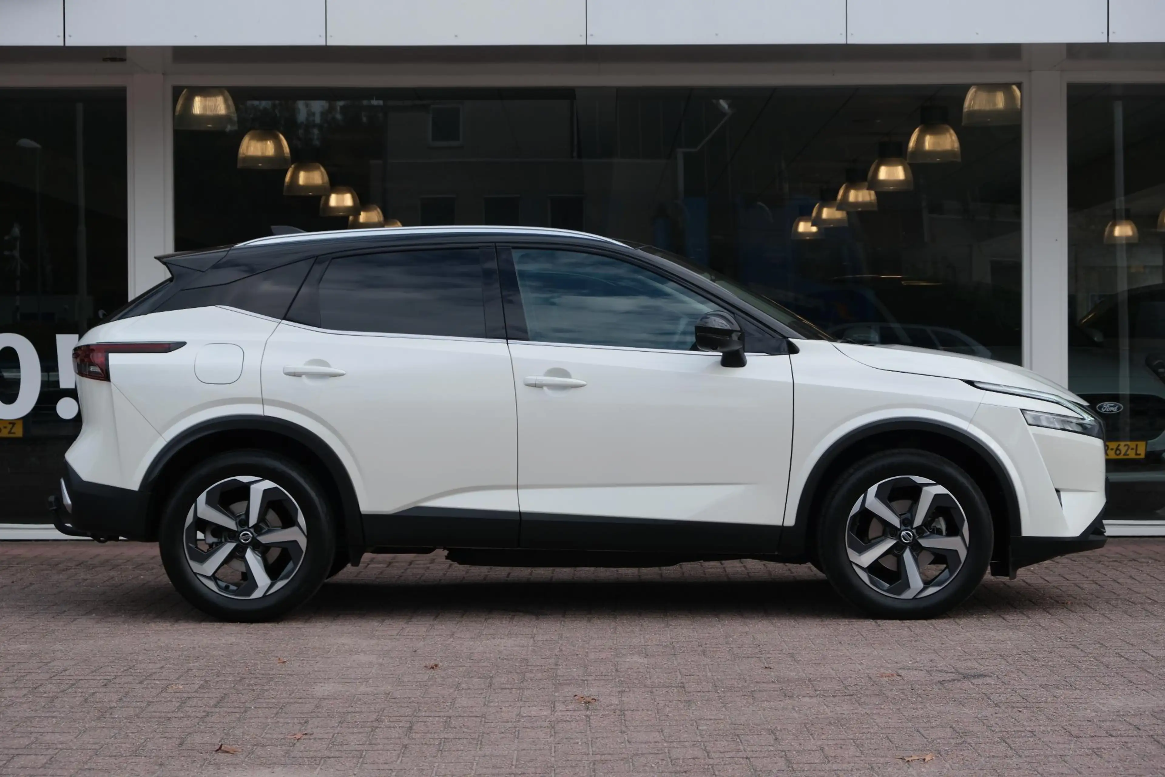 Nissan Qashqai 1.3 MHEV 158pk Xtronic Premiere Edition | Navi | P — photo 4