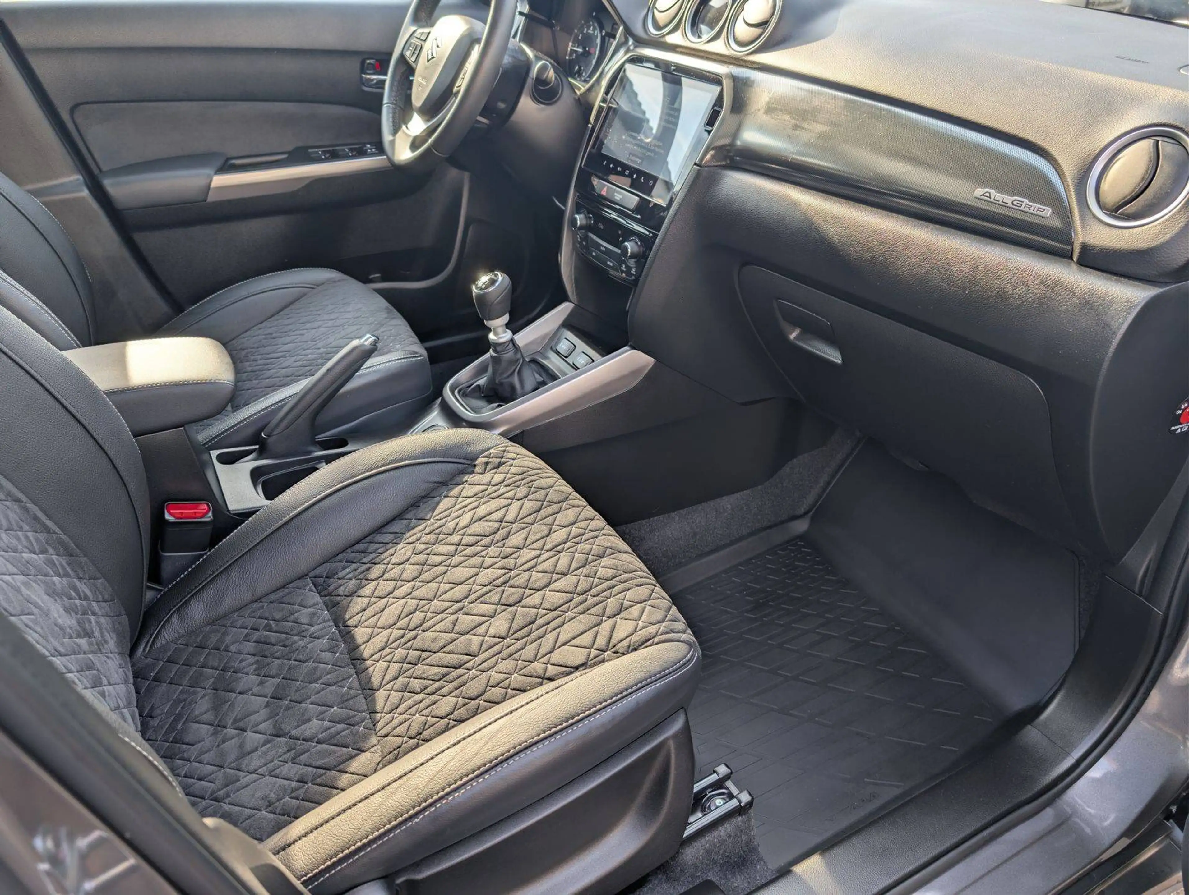 Suzuki Vitara Vitara 1.4 Boosterjet Hybrid Allgrip Comfort — photo 13