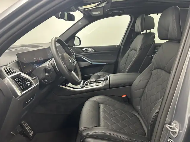 BMW X5 view 4