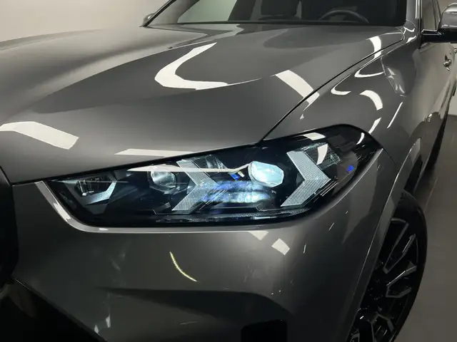 BMW X5 view 8