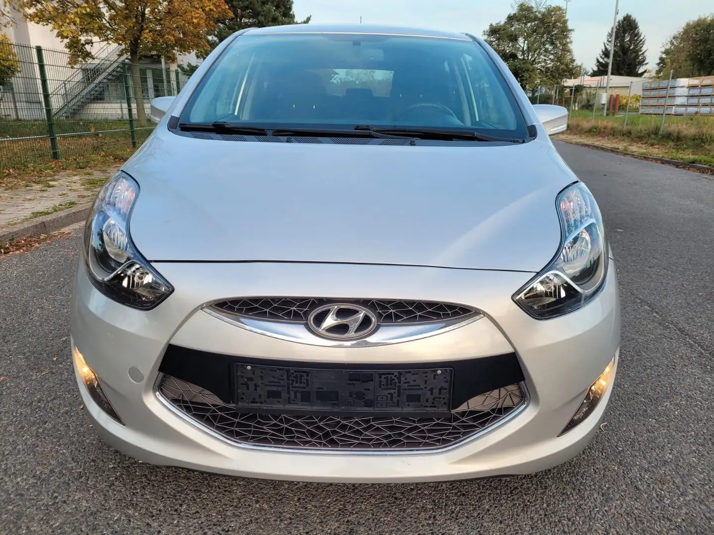 Hyundai iX20 Silber - 1