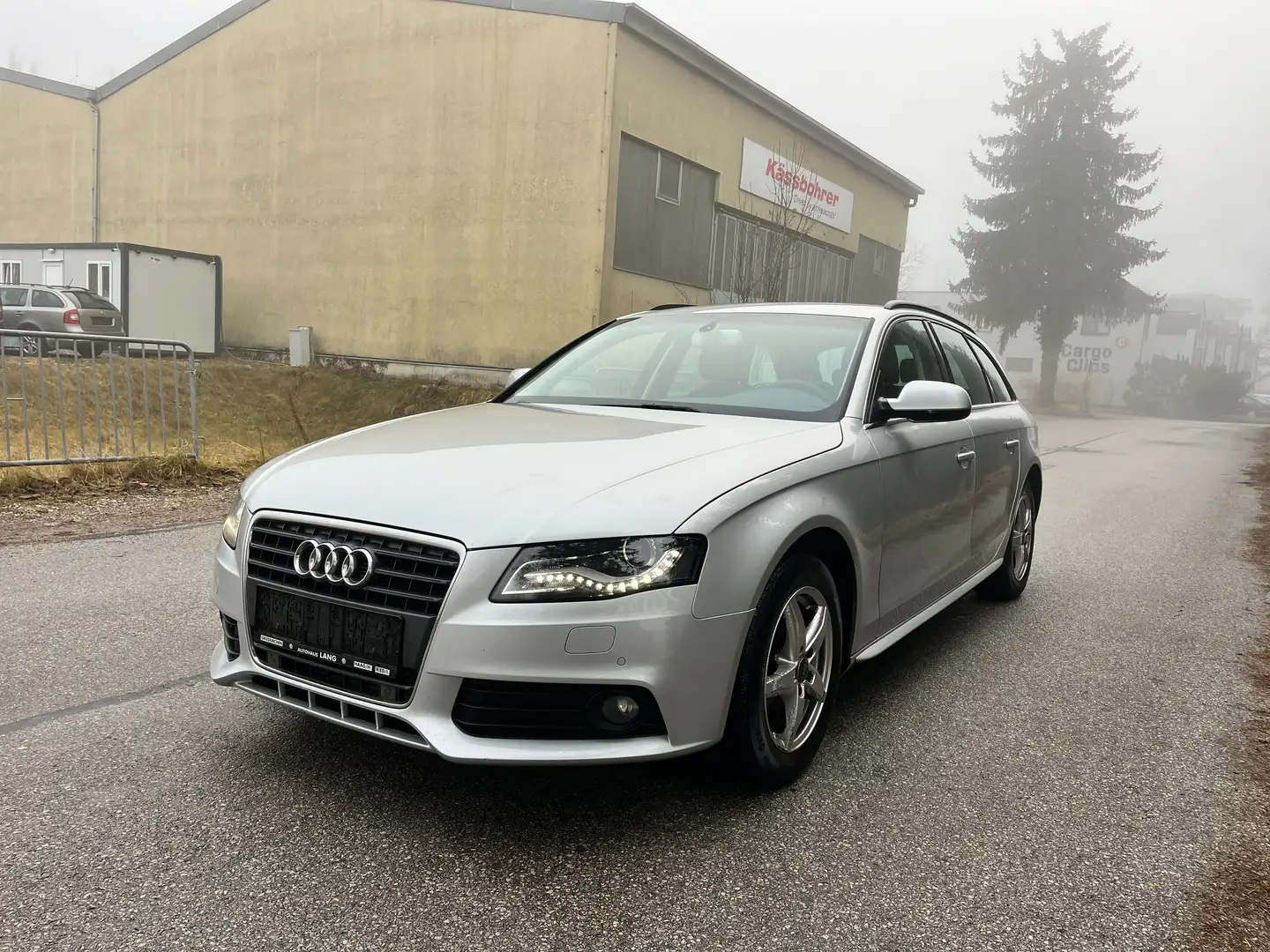 Audi A4 Avant 2.0TDI Euro5 mit Pickerl Grau - 1