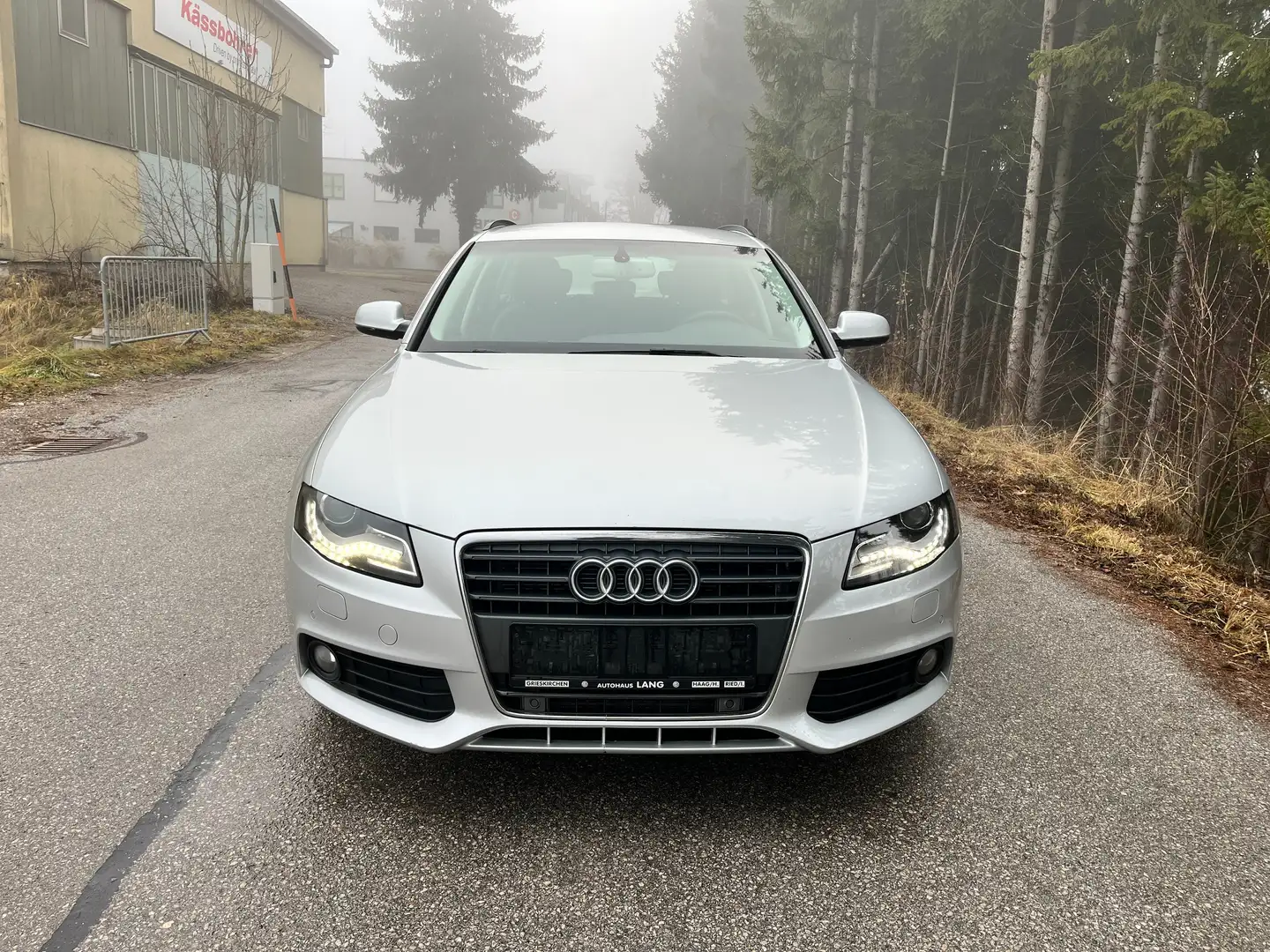 Audi A4 Avant 2.0TDI Euro5 mit Pickerl Grau - 2