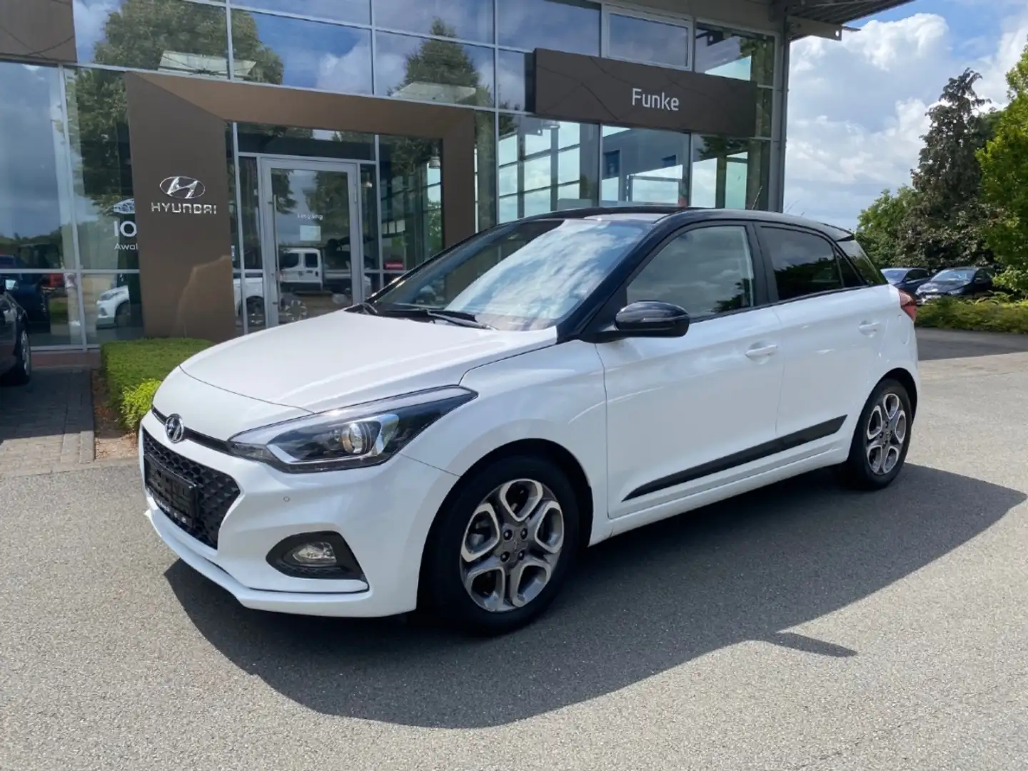Hyundai i20 Style 1.2 EU6d-T Navi Apple CarPlay Android Auto K Wit - 1