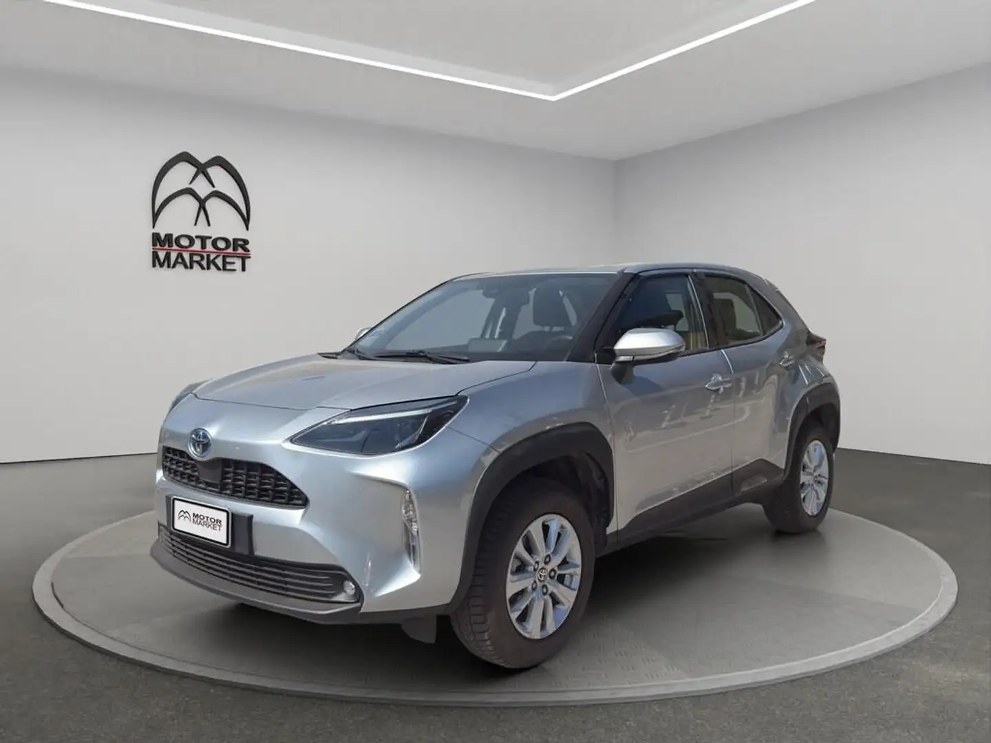 Toyota Yaris Cross 1.5h Active fwd 116cv e-cvt Argento - 1