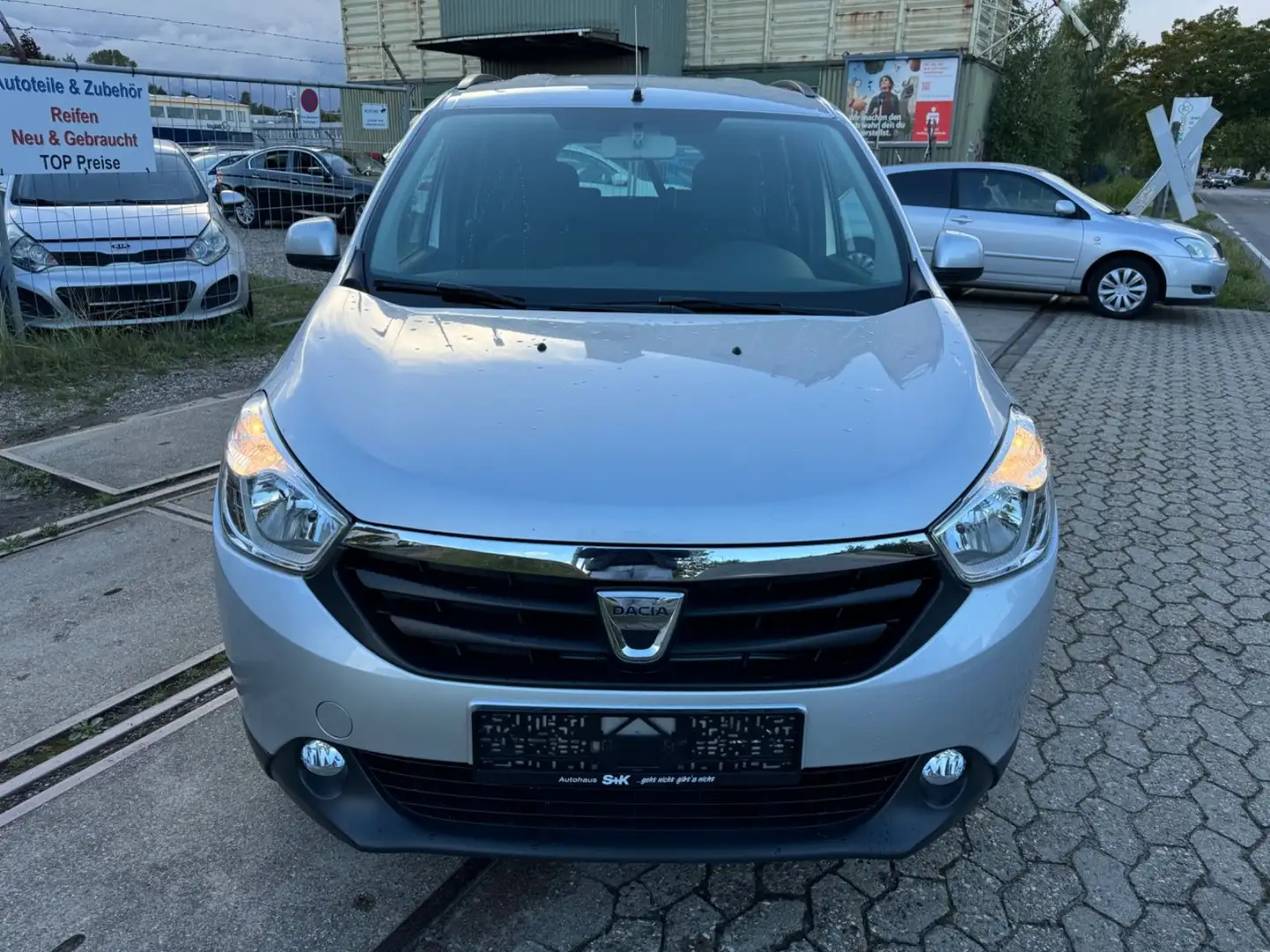 Dacia Lodgy Laureate 1,6*Navi*7-Sitzer*1.Hand*Klima* Gri - 2