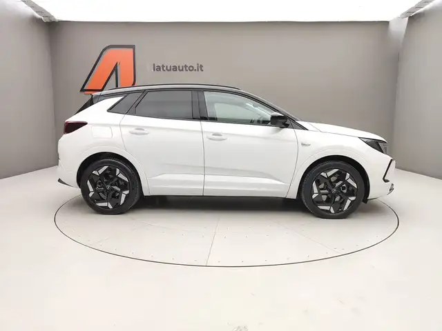 Opel Grandland view 10