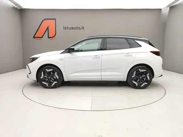 Opel Grandland view 6