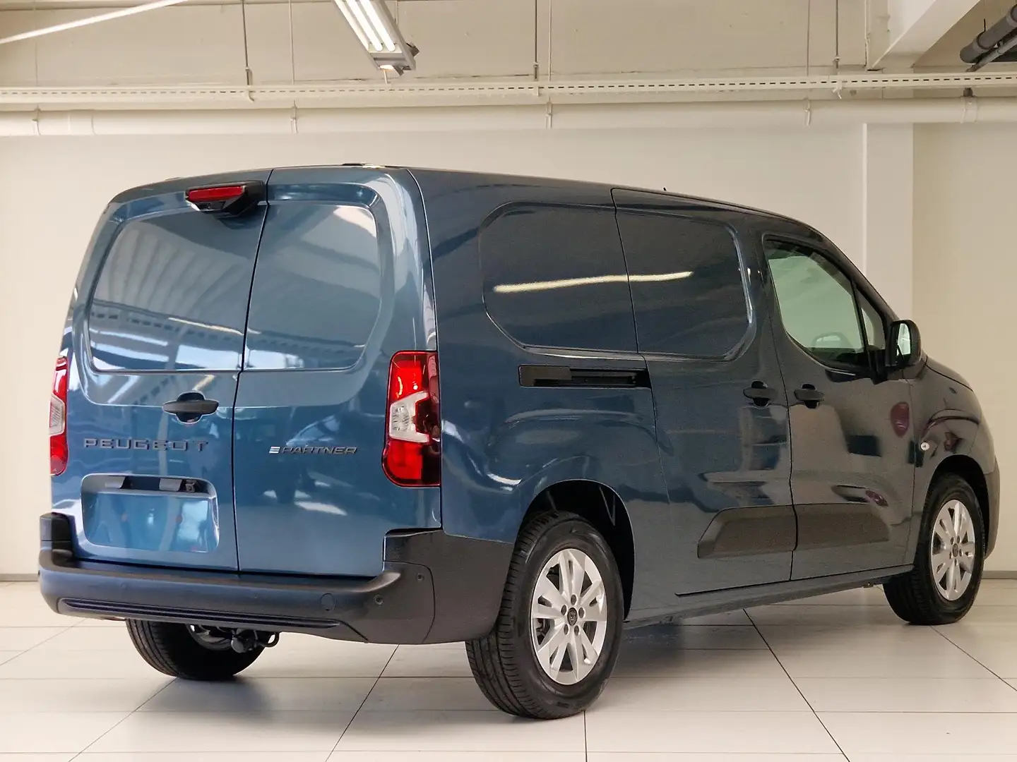 Peugeot Partner e-Partner L2 50 kWh | 0% rente | 8 jaar garantie | Blauw - 2
