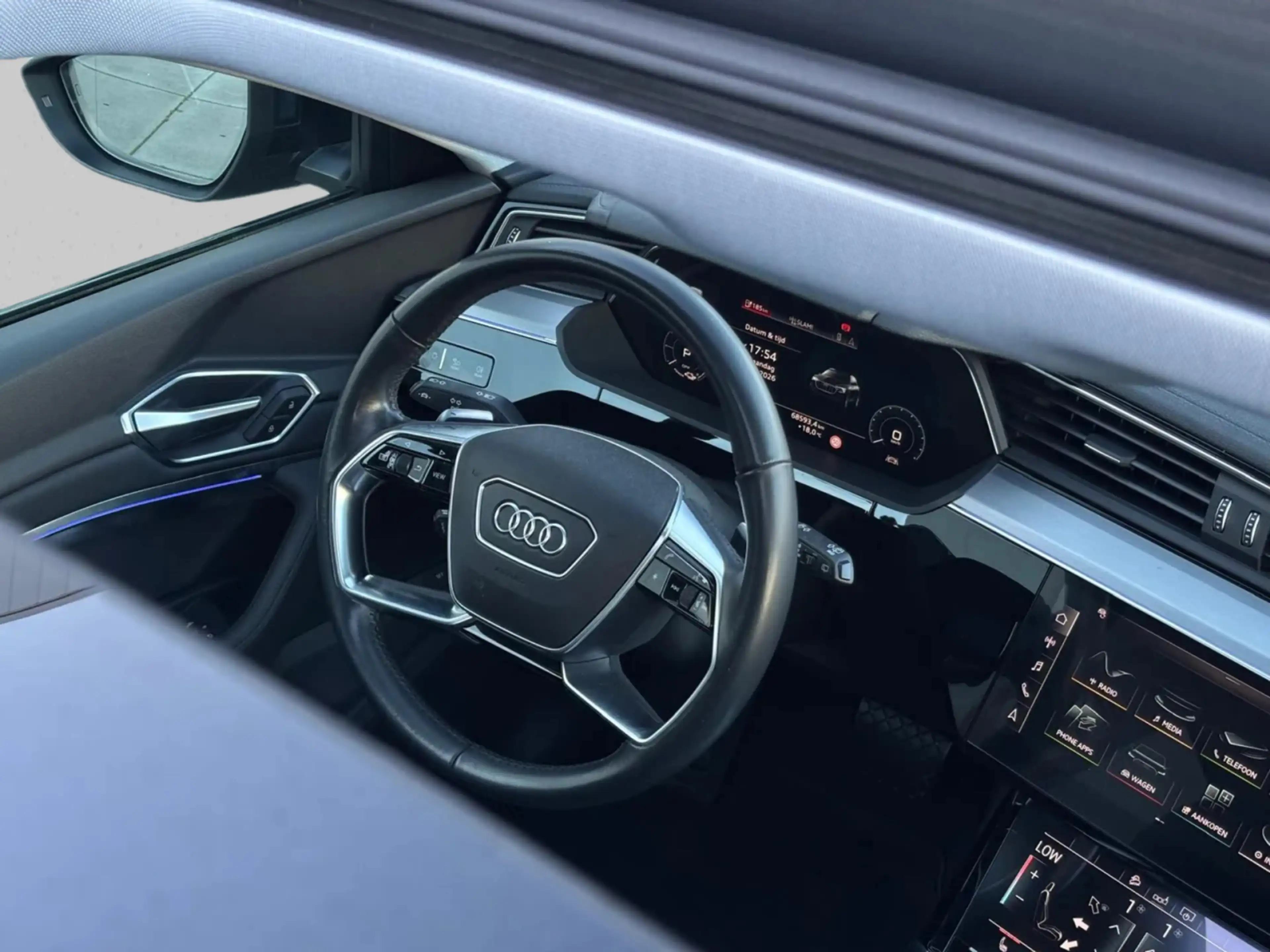 Audi e-tron E-tron 55 quattro 95 kWh (Goed OndH, Panorama, Car — photo 21