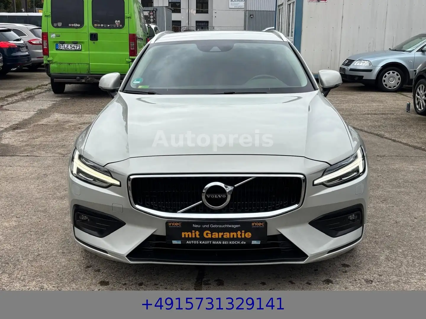 Volvo V60 Kombi AWD Klima Automatik Navi Leder PDC SHZ Grau - 2