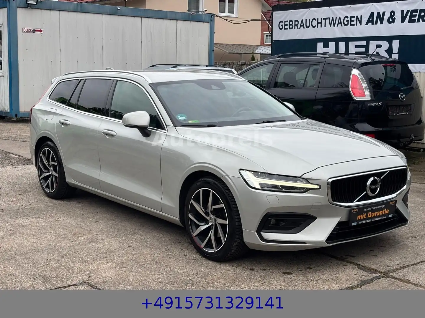 Volvo V60 Kombi AWD Klima Automatik Navi Leder PDC SHZ Grau - 1