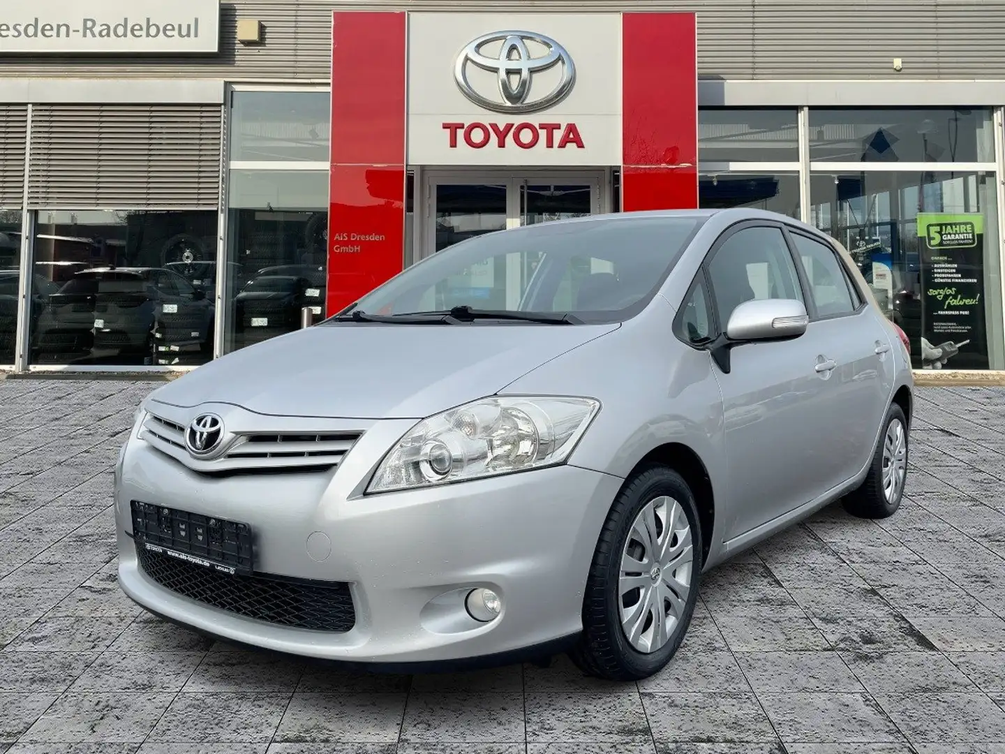 Toyota Auris 1.33 Life StandHz*PDC*2-Zonen-Klima Silber - 2
