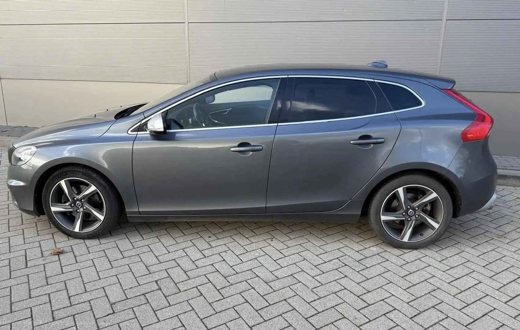 Volvo V40 1.6 T3 R-Design Grey - 2