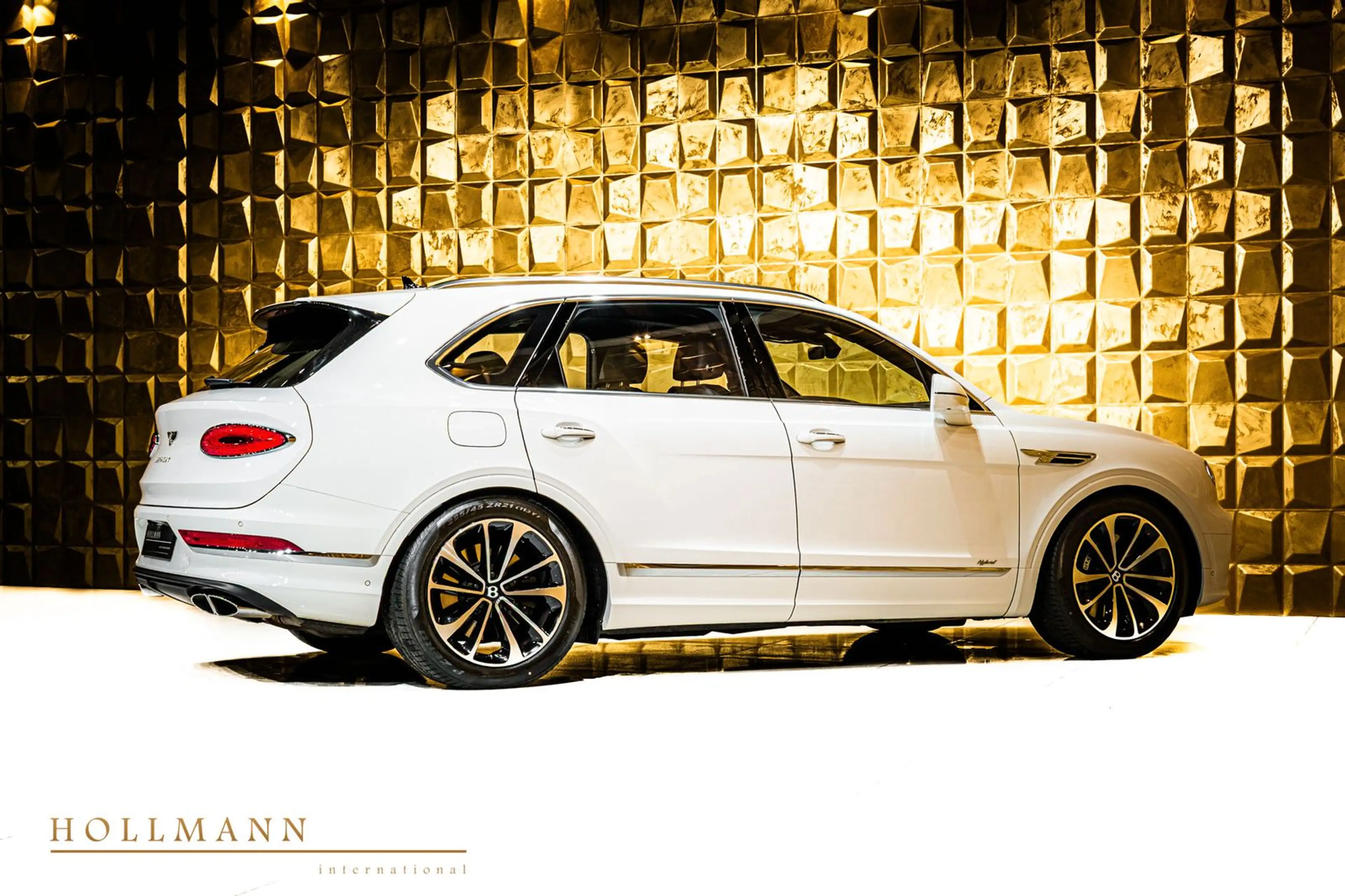 Bentley Bentayga HYBRID + PANORAMA + — photo 13