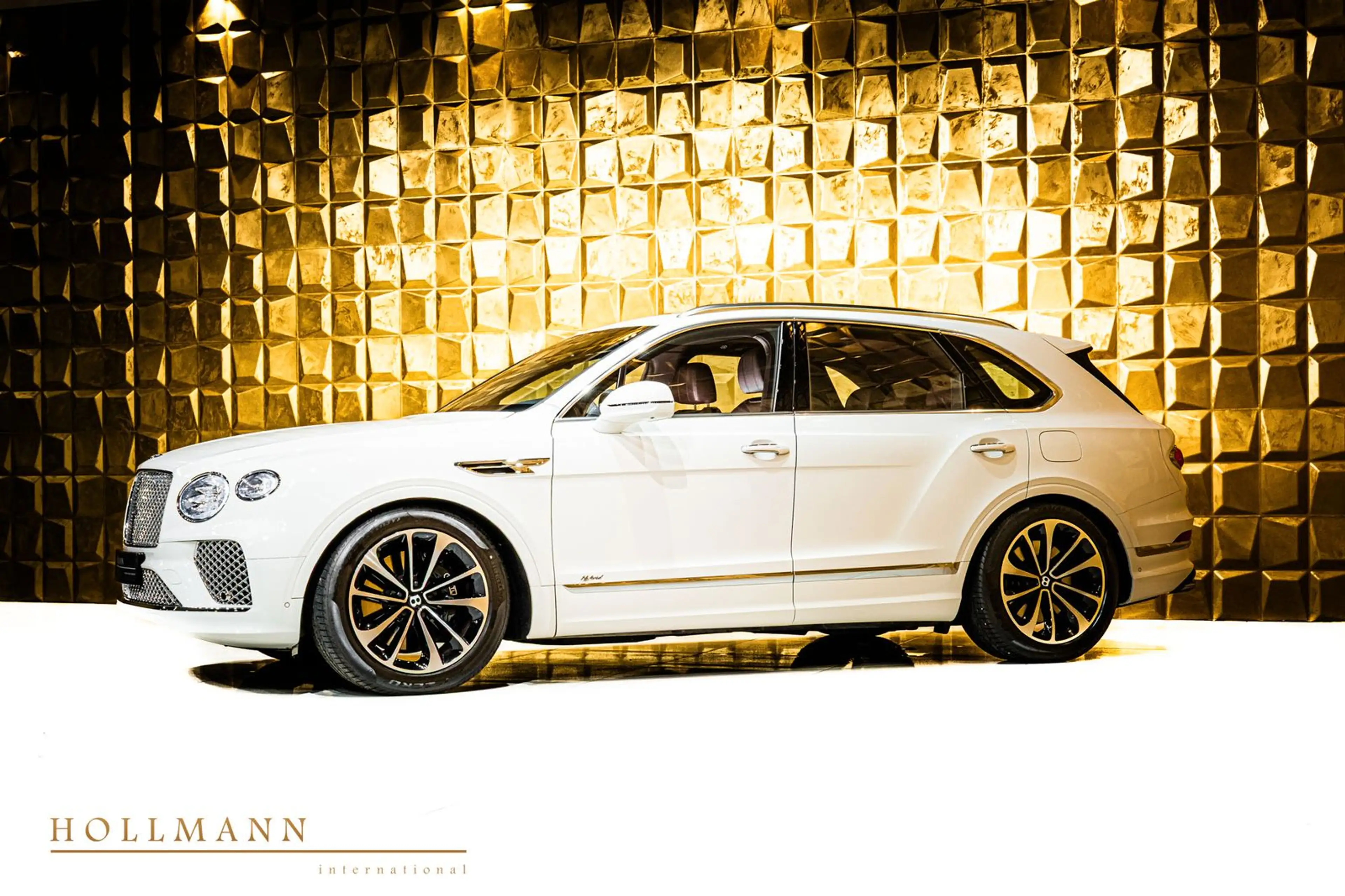 Bentley Bentayga HYBRID + PANORAMA + — photo 4
