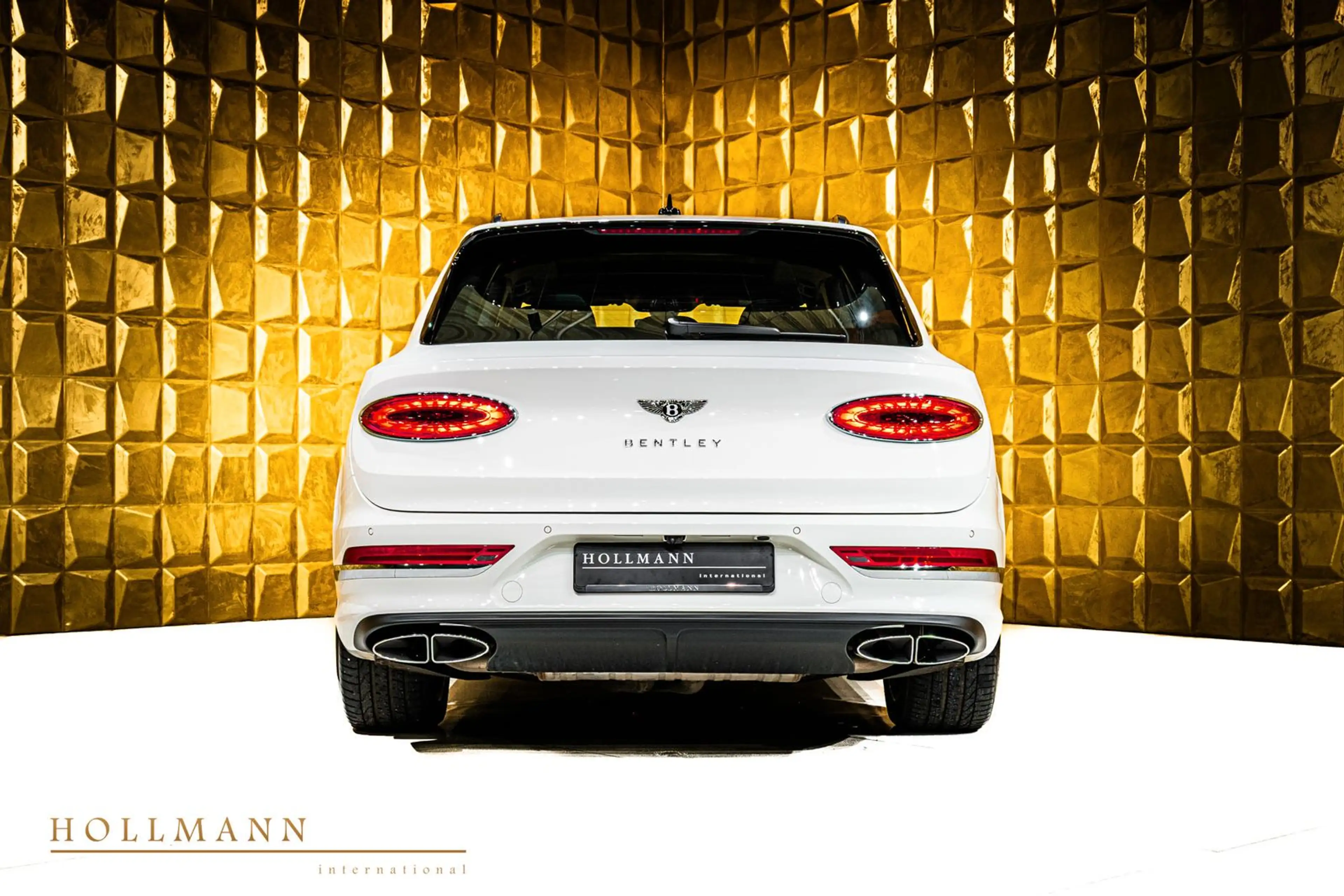 Bentley Bentayga HYBRID + PANORAMA + — photo 12