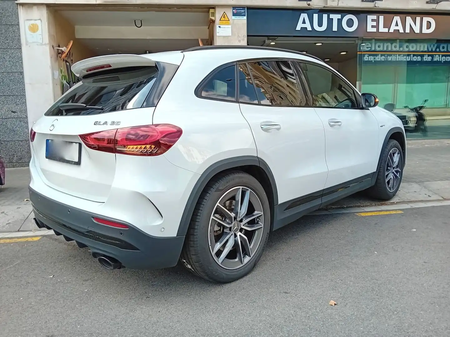 Mercedes-Benz GLA 35 AMG 4Matic 8G-DCT Alb - 1