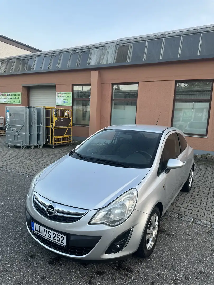 Opel Corsa D 1.4 Benzin - 1